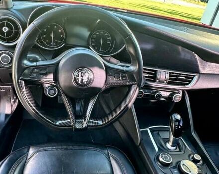 Красный Альфа Ромео Джулия, объемом двигателя 2 л и пробегом 112 тыс. км за 19900 $, фото 20 на Automoto.ua