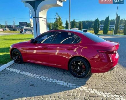 Красный Альфа Ромео Джулия, объемом двигателя 2 л и пробегом 112 тыс. км за 19900 $, фото 8 на Automoto.ua