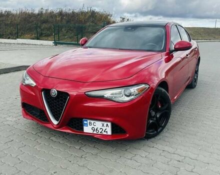 Красный Альфа Ромео Джулия, объемом двигателя 2 л и пробегом 112 тыс. км за 19900 $, фото 1 на Automoto.ua