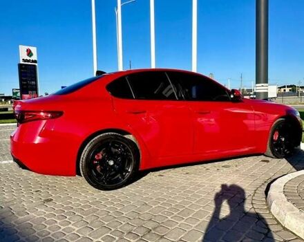 Красный Альфа Ромео Джулия, объемом двигателя 2 л и пробегом 112 тыс. км за 19900 $, фото 7 на Automoto.ua