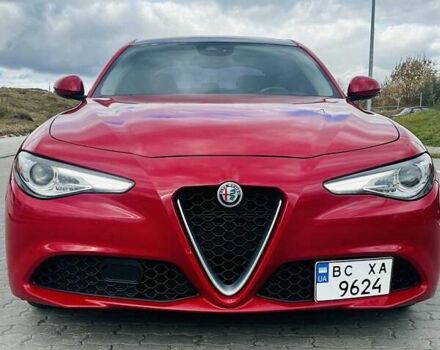 Красный Альфа Ромео Джулия, объемом двигателя 2 л и пробегом 112 тыс. км за 19900 $, фото 5 на Automoto.ua