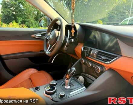 Червоний Альфа Ромео Джулія, об'ємом двигуна 2 л та пробігом 58 тис. км за 26700 $, фото 6 на Automoto.ua