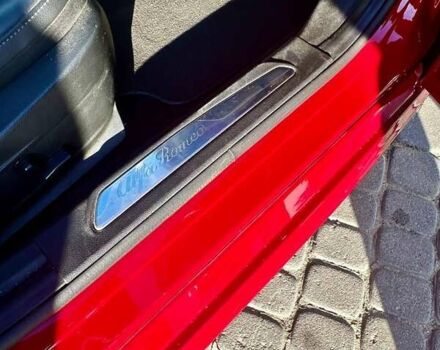 Красный Альфа Ромео Джулия, объемом двигателя 2 л и пробегом 112 тыс. км за 19900 $, фото 9 на Automoto.ua