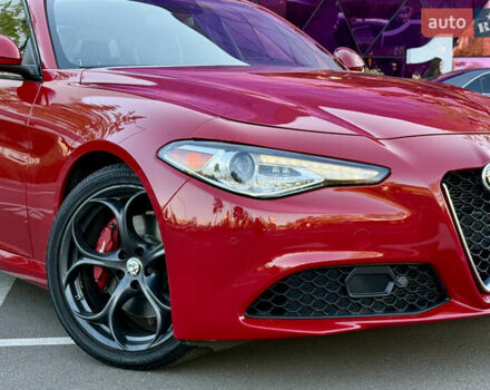 Красный Альфа Ромео Джулия, объемом двигателя 2 л и пробегом 40 тыс. км за 26700 $, фото 4 на Automoto.ua