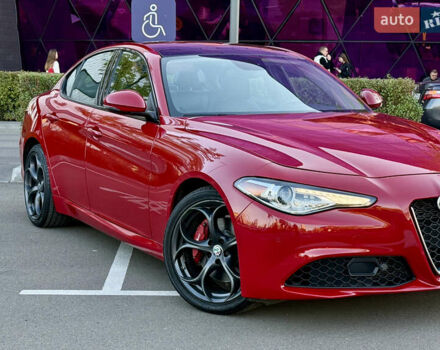 Красный Альфа Ромео Джулия, объемом двигателя 2 л и пробегом 40 тыс. км за 26700 $, фото 2 на Automoto.ua