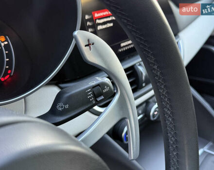 Красный Альфа Ромео Джулия, объемом двигателя 2 л и пробегом 40 тыс. км за 26700 $, фото 47 на Automoto.ua