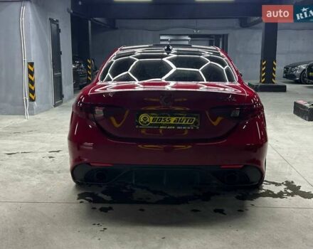 Червоний Альфа Ромео Джулія, об'ємом двигуна 2 л та пробігом 69 тис. км за 22500 $, фото 4 на Automoto.ua