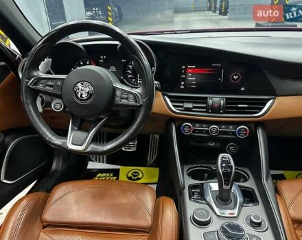 Червоний Альфа Ромео Джулія, об'ємом двигуна 2 л та пробігом 69 тис. км за 22500 $, фото 11 на Automoto.ua