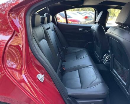 Красный Альфа Ромео Джулия, объемом двигателя 2 л и пробегом 22 тыс. км за 13000 $, фото 10 на Automoto.ua