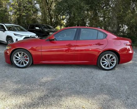 Красный Альфа Ромео Джулия, объемом двигателя 2 л и пробегом 22 тыс. км за 13000 $, фото 2 на Automoto.ua