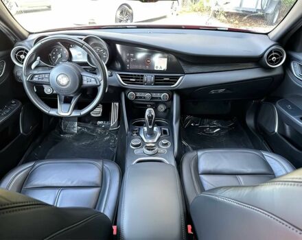 Красный Альфа Ромео Джулия, объемом двигателя 2 л и пробегом 22 тыс. км за 13000 $, фото 6 на Automoto.ua