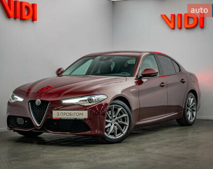 Червоний Альфа Ромео Джулія, об'ємом двигуна 2 л та пробігом 157 тис. км за 23606 $, фото 1 на Automoto.ua