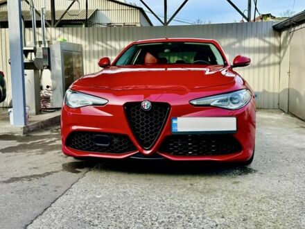 Красный Альфа Ромео Джулия, объемом двигателя 2 л и пробегом 140 тыс. км за 26000 $, фото 1 на Automoto.ua