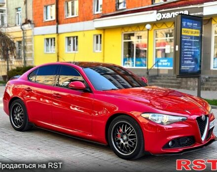 Червоний Альфа Ромео Джулія, об'ємом двигуна 2.1 л та пробігом 200 тис. км за 23999 $, фото 1 на Automoto.ua