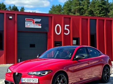 Красный Альфа Ромео Джулия, объемом двигателя 2 л и пробегом 58 тыс. км за 26700 $, фото 1 на Automoto.ua