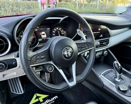 Альфа Ромео Джулия 2019 в Киеве на Automoto.ua Альфа Ромео Джулия, объемом двигателя 2 л и пробегом 40 тыс. км за 25900 $, фото 24 на Automoto.ua