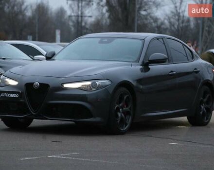 Сірий Альфа Ромео Джулія, об'ємом двигуна 2 л та пробігом 75 тис. км за 17500 $, фото 3 на Automoto.ua
