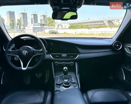 Серый Альфа Ромео Джулия, объемом двигателя 2 л и пробегом 102 тыс. км за 19000 $, фото 21 на Automoto.ua