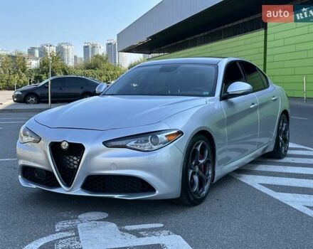 Серый Альфа Ромео Джулия, объемом двигателя 2 л и пробегом 102 тыс. км за 19000 $, фото 1 на Automoto.ua