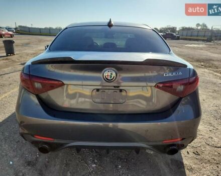 Серый Альфа Ромео Джулия, объемом двигателя 2 л и пробегом 50 тыс. км за 5700 $, фото 3 на Automoto.ua