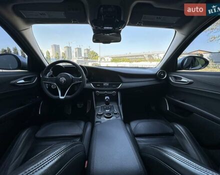 Серый Альфа Ромео Джулия, объемом двигателя 2 л и пробегом 102 тыс. км за 19000 $, фото 26 на Automoto.ua