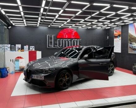 Сірий Альфа Ромео Джулія, об'ємом двигуна 2 л та пробігом 66 тис. км за 19200 $, фото 36 на Automoto.ua