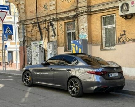 Сірий Альфа Ромео Джулія, об'ємом двигуна 2 л та пробігом 66 тис. км за 19200 $, фото 32 на Automoto.ua