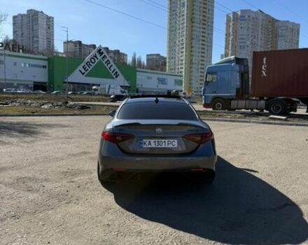 Сірий Альфа Ромео Джулія, об'ємом двигуна 2 л та пробігом 66 тис. км за 19200 $, фото 7 на Automoto.ua