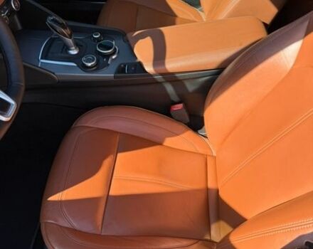 Сірий Альфа Ромео Джулія, об'ємом двигуна 2 л та пробігом 66 тис. км за 19200 $, фото 27 на Automoto.ua