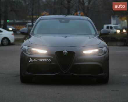 Сірий Альфа Ромео Джулія, об'ємом двигуна 2 л та пробігом 75 тис. км за 17500 $, фото 2 на Automoto.ua