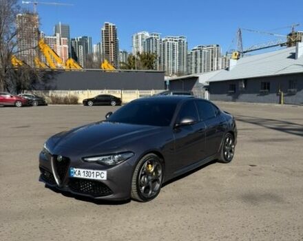 Сірий Альфа Ромео Джулія, об'ємом двигуна 2 л та пробігом 66 тис. км за 19200 $, фото 2 на Automoto.ua