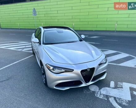 Серый Альфа Ромео Джулия, объемом двигателя 2 л и пробегом 102 тыс. км за 19000 $, фото 3 на Automoto.ua