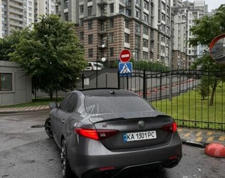 Сірий Альфа Ромео Джулія, об'ємом двигуна 2 л та пробігом 66 тис. км за 19200 $, фото 34 на Automoto.ua