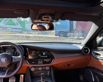 Сірий Альфа Ромео Джулія, об'ємом двигуна 2 л та пробігом 66 тис. км за 19200 $, фото 30 на Automoto.ua