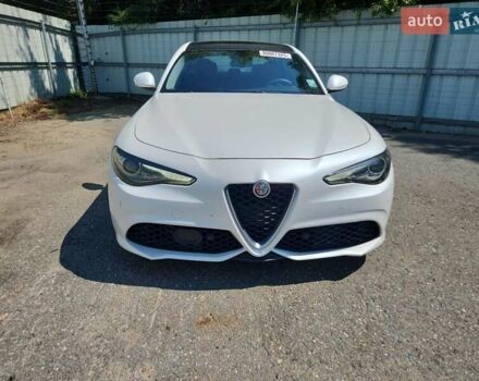 Альфа Ромео Джулия 2017 в Виннице на Automoto.ua Серый Альфа Ромео Джулия, объемом двигателя 2 л и пробегом 96 тыс. км за 4700 $, фото 4 на Automoto.ua