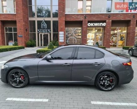 Серый Альфа Ромео Джулия, объемом двигателя 2 л и пробегом 74 тыс. км за 17100 $, фото 6 на Automoto.ua