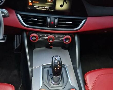 Серый Альфа Ромео Джулия, объемом двигателя 2 л и пробегом 74 тыс. км за 17100 $, фото 14 на Automoto.ua