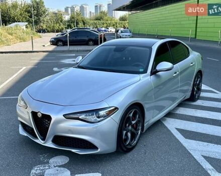 Серый Альфа Ромео Джулия, объемом двигателя 2 л и пробегом 102 тыс. км за 19000 $, фото 9 на Automoto.ua