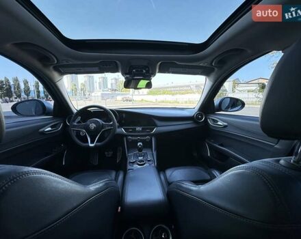 Серый Альфа Ромео Джулия, объемом двигателя 2 л и пробегом 102 тыс. км за 19000 $, фото 20 на Automoto.ua