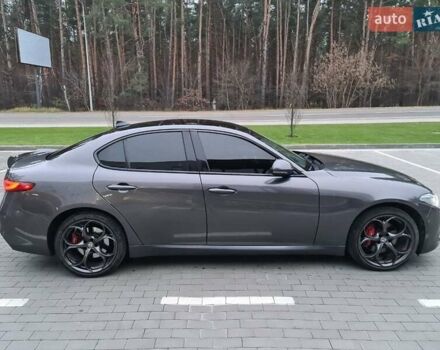 Серый Альфа Ромео Джулия, объемом двигателя 2 л и пробегом 74 тыс. км за 17100 $, фото 11 на Automoto.ua