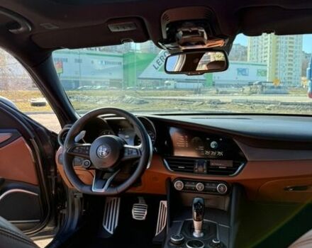 Сірий Альфа Ромео Джулія, об'ємом двигуна 2 л та пробігом 66 тис. км за 19200 $, фото 29 на Automoto.ua