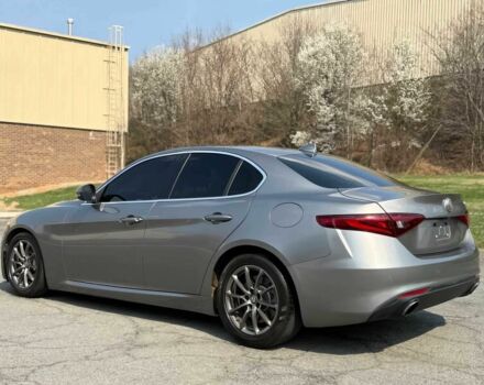 Сірий Альфа Ромео Джулія, об'ємом двигуна 2 л та пробігом 35 тис. км за 5000 $, фото 4 на Automoto.ua