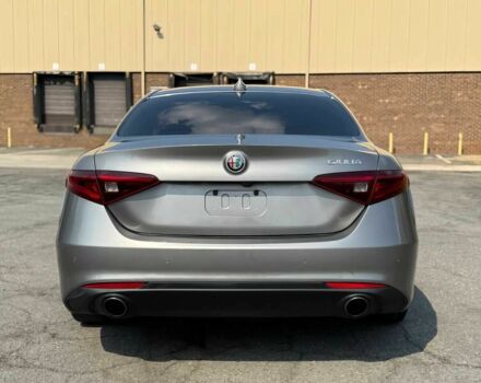 Сірий Альфа Ромео Джулія, об'ємом двигуна 2 л та пробігом 35 тис. км за 5000 $, фото 5 на Automoto.ua