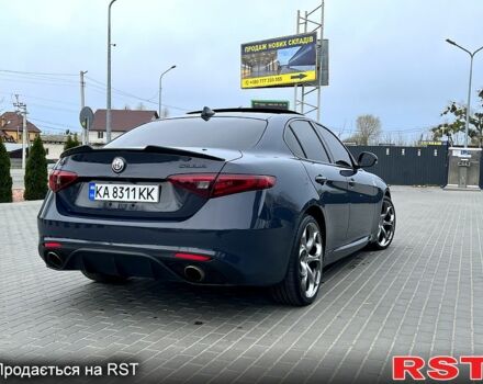 Сірий Альфа Ромео Джулія, об'ємом двигуна 2 л та пробігом 77 тис. км за 25000 $, фото 4 на Automoto.ua