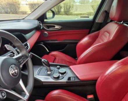 Серый Альфа Ромео Джулия, объемом двигателя 2 л и пробегом 30 тыс. км за 7300 $, фото 10 на Automoto.ua