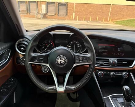 Сірий Альфа Ромео Джулія, об'ємом двигуна 2 л та пробігом 35 тис. км за 5000 $, фото 11 на Automoto.ua