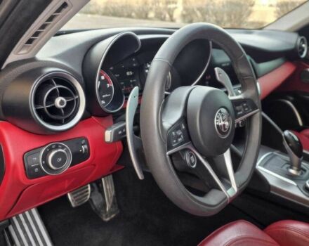 Серый Альфа Ромео Джулия, объемом двигателя 2 л и пробегом 30 тыс. км за 7300 $, фото 9 на Automoto.ua