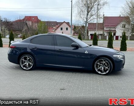 Сірий Альфа Ромео Джулія, об'ємом двигуна 2 л та пробігом 77 тис. км за 25000 $, фото 3 на Automoto.ua
