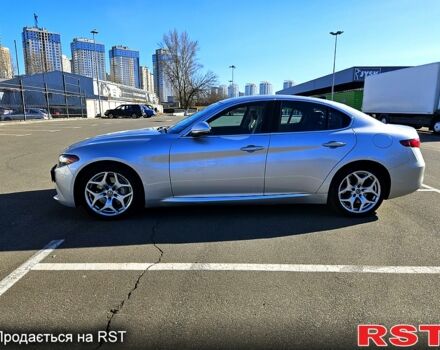 Сірий Альфа Ромео Джулія, об'ємом двигуна 2 л та пробігом 66 тис. км за 21500 $, фото 2 на Automoto.ua