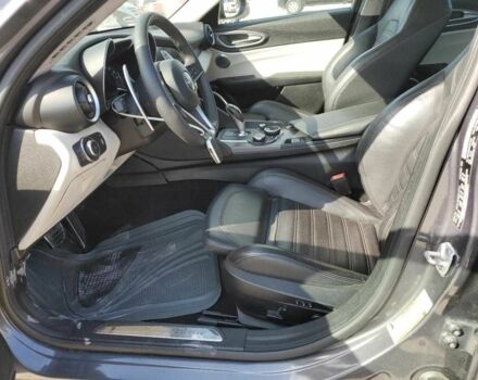 Сірий Альфа Ромео Джулія, об'ємом двигуна 2 л та пробігом 15 тис. км за 5400 $, фото 6 на Automoto.ua